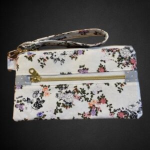 The Kate Winslet wristlet (white floral)